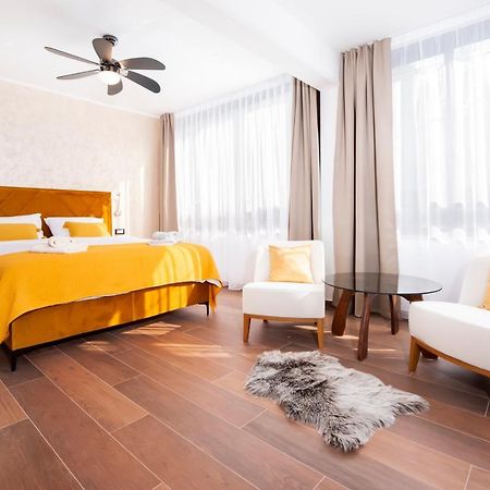 Apartments Sanja-New Renovated Ровинь Экстерьер фото