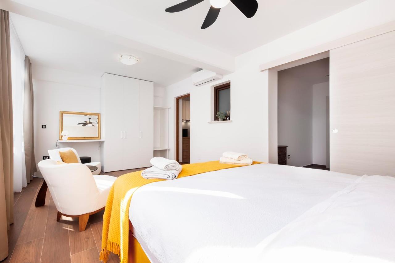 Apartments Sanja-New Renovated Ровинь Экстерьер фото