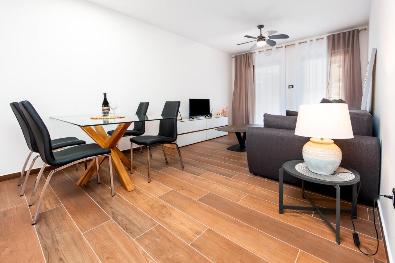 Apartments Sanja-New Renovated Ровинь Экстерьер фото