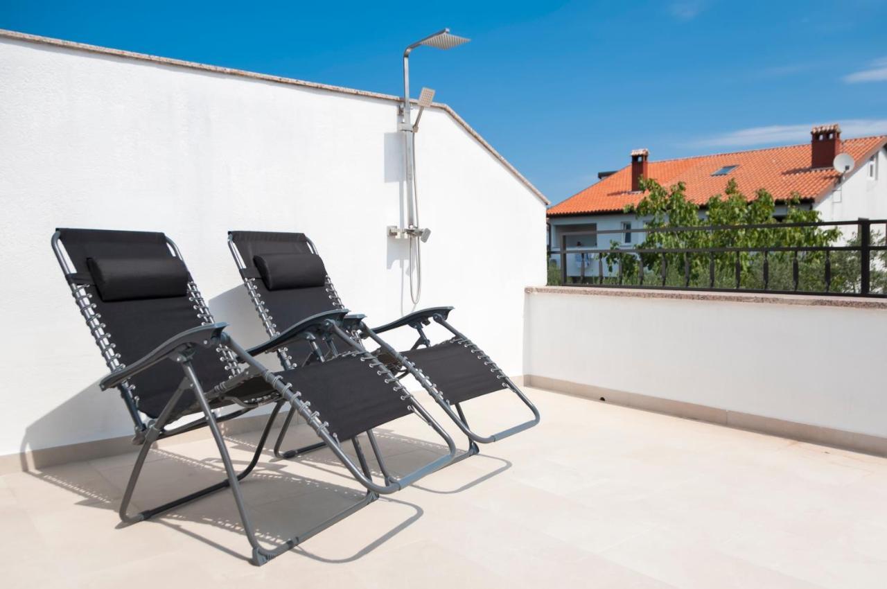Apartments Sanja-New Renovated Ровинь Экстерьер фото