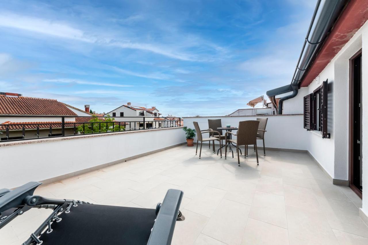 Apartments Sanja-New Renovated Ровинь Экстерьер фото