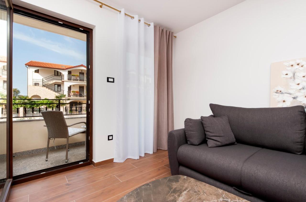 Apartments Sanja-New Renovated Ровинь Экстерьер фото